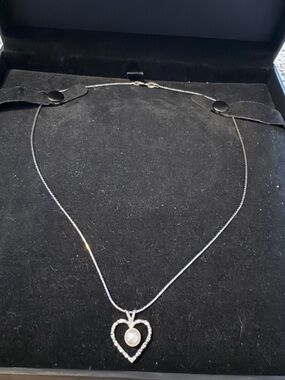 18k WG necklace